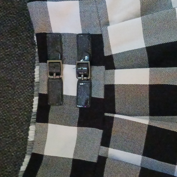 Plaid Justice Skirt - Picture 2 of 5